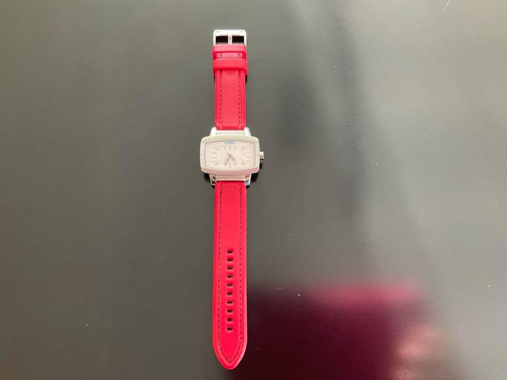 Fossil Dameshorloge - Sportief Design, Sieraden, Tassen en Uiterlijk, Horloges | Dames, Gebruikt, Polshorloge, Fossil, Staal, Kunststof