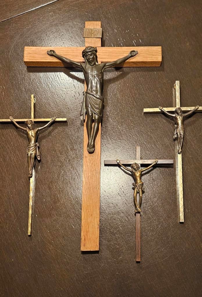 Diverse kruisbeelden, Ophalen of Verzenden, Gebruikt