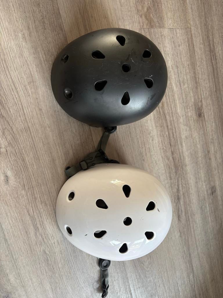 Set van 2 Oxelo kinderhelmen, zwart en wit, Ophalen of Verzenden, Gebruikt, Overige maten, Jongen of Meisje