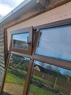 Gebruikt uitzetraam met ouderdomssporen, gratis af te halen, Doe-het-zelf en Verbouw, Glas en Ramen, Ophalen of Verzenden