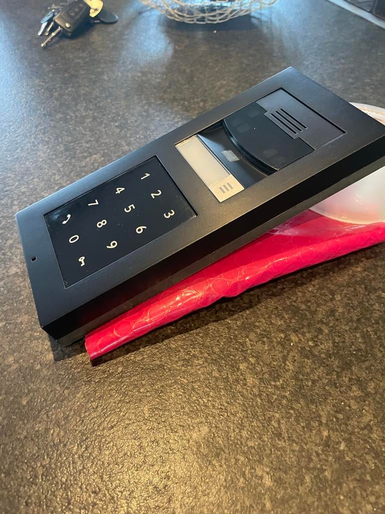 2N IP-Verso intercom met keypad., Telecommunicatie, Datacommunicatie en VoIP, Ophalen of Verzenden, Refurbished, Toebehoren