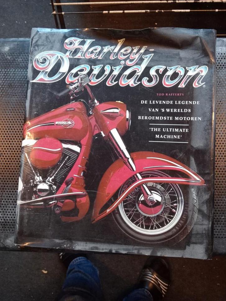 Harley Davidson Boek, Boeken, Motoren, Zo goed als nieuw, Ophalen of Verzenden