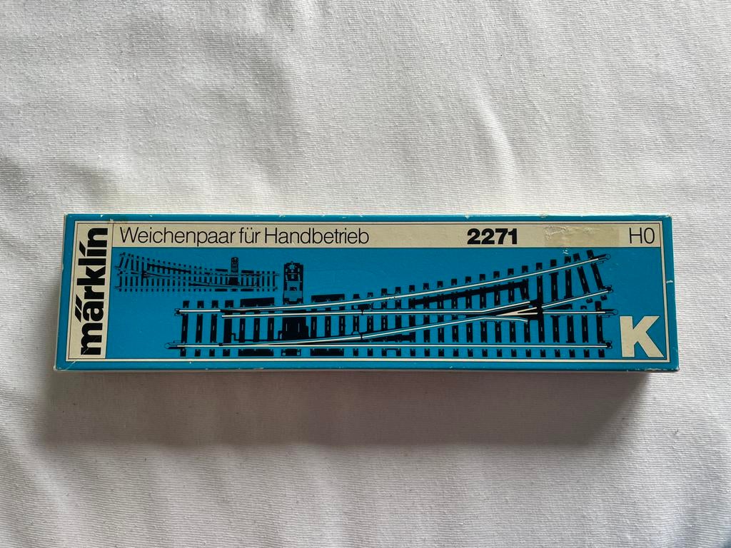 Märklin 2271 K-rail slanke wissel set (incl aandrijving), Hobby en Vrije tijd, Wisselstroom, Rails, Ophalen of Verzenden, Zo goed als nieuw