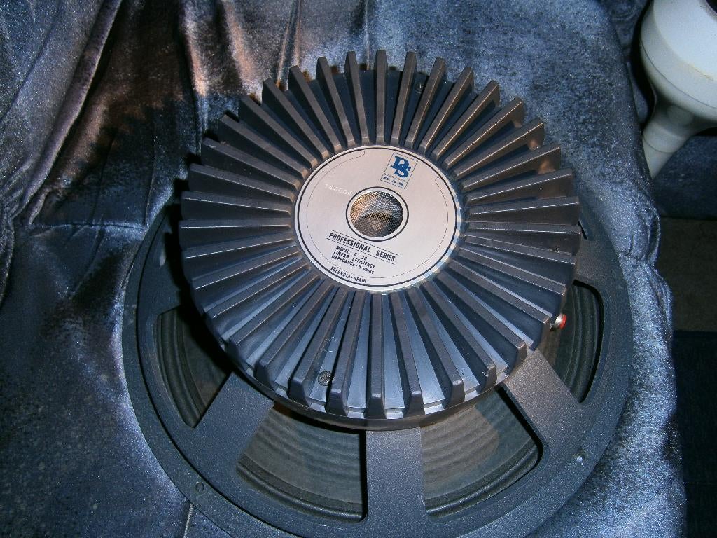 DAS model G-30, 15" LF Speaker 800 Watt PRG (Double Spider), Gebruikt, Subwoofer, 120 watt of meer, Ophalen