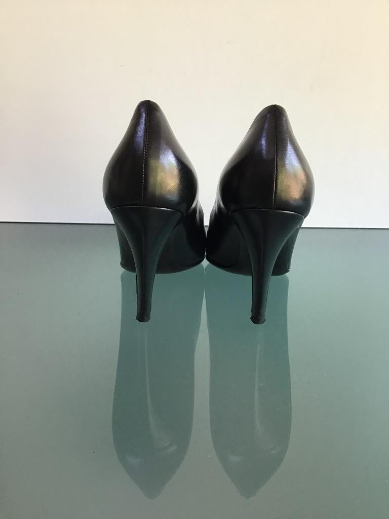 Prada hakken 37 zwart leer | Gratis verzenden, Kleding | Dames, Schoenen, Prada, Verzenden, Zwart, Zo goed als nieuw