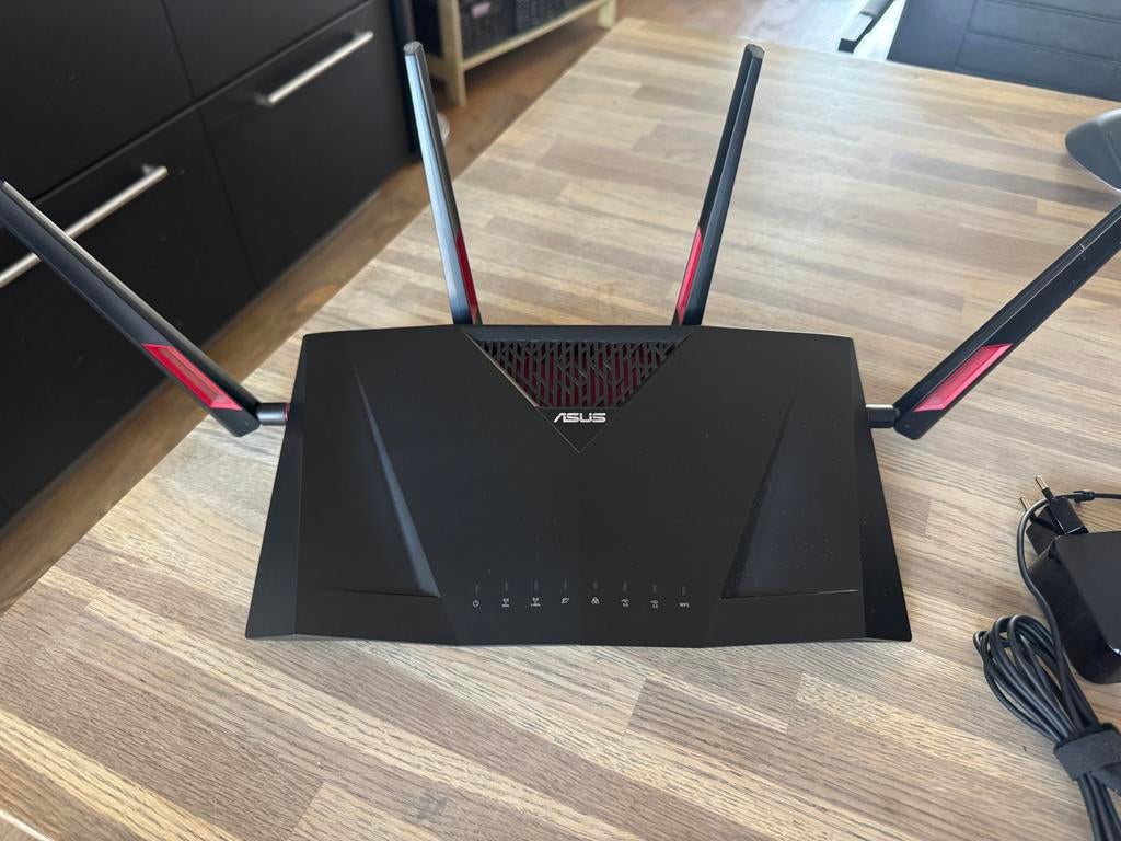ASUS RT-AC88U Gaming Router - Zo goed als nieuw, Computers en Software, Routers en Modems, Ophalen of Verzenden, Zo goed als nieuw