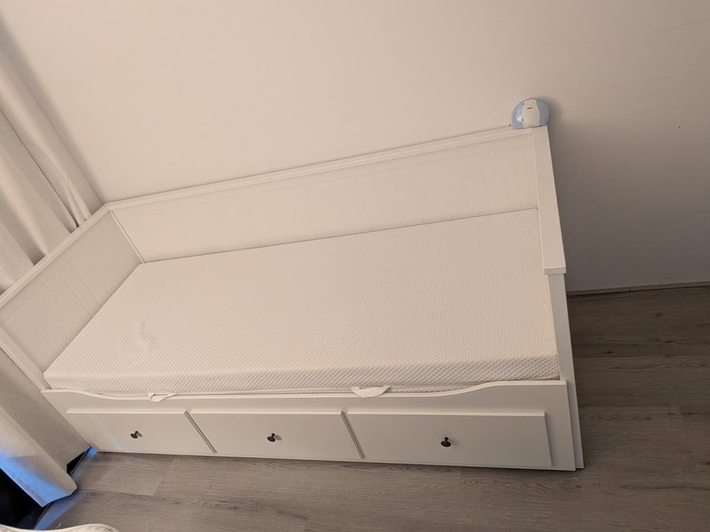 IKEA Hemnes Uitschuifbaar Bed 80/160x200 met 2 Matrassen, Huis en Inrichting, Ophalen, Verstelbaar, Modern, Scandinavisch, Wit