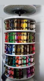 Dmc borduurzijde/borduurgaren+kleurenkaartfoto's, Ophalen of Verzenden, Nieuw, Handborduren, Borduurgaren of Zijde