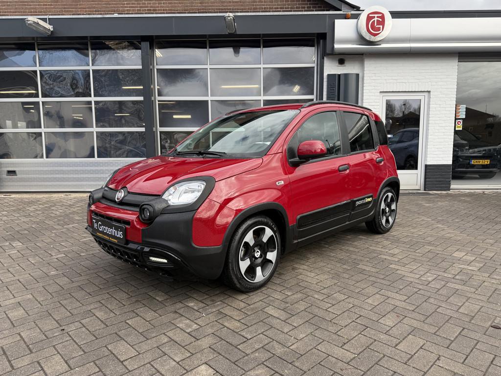 Fiat Panda Cross 1.0 Hybrid Pandina (bj 2025), Auto's, Fiat, Stof, Gebruikt, Zwart, Panda
