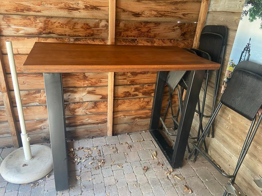 Zelfgemaakte bartafel, Ophalen, Gebruikt