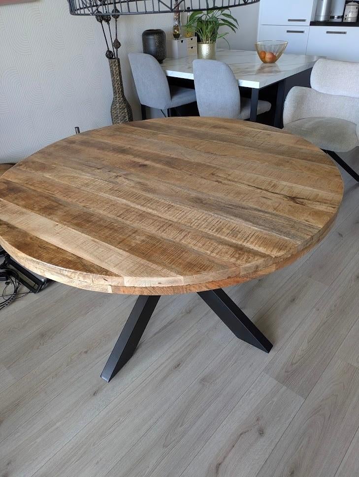 ronde eethoek tafel mango hout, Huis en Inrichting, Tafels | Eettafels, Ophalen, Rond, Zo goed als nieuw, Vijf personen of meer