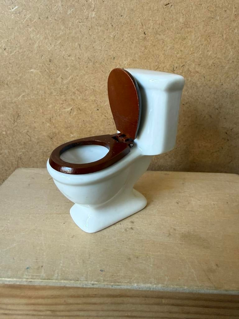 Wc - hxbxd 8.5x4.4x7cm - porselein, Ophalen of Verzenden, Zo goed als nieuw, Poppenhuis