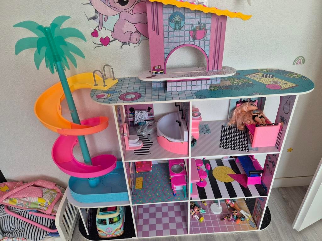 Groot lol surprise huis, Kinderen en Baby's, Speelgoed | Poppenhuizen, Ophalen, Zo goed als nieuw, Poppenhuis