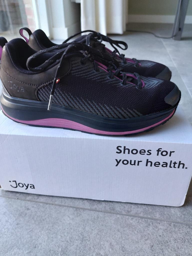 Joya schoenen, Kleding | Dames, Schoenen, Zwart, Ophalen of Verzenden, Sneakers of Gympen, Zo goed als nieuw