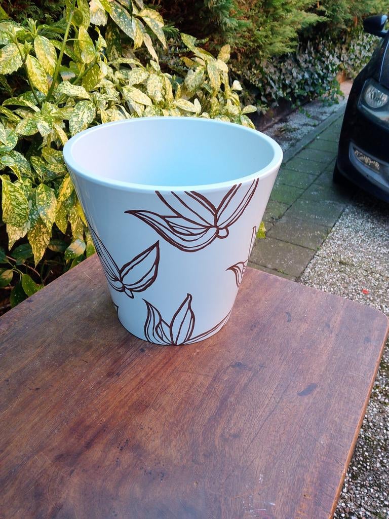 Bloempot Riga D:27 L. Blauw Tulp - Intratuin, Minder dan 30 cm, Rond, Ophalen of Verzenden, Zo goed als nieuw