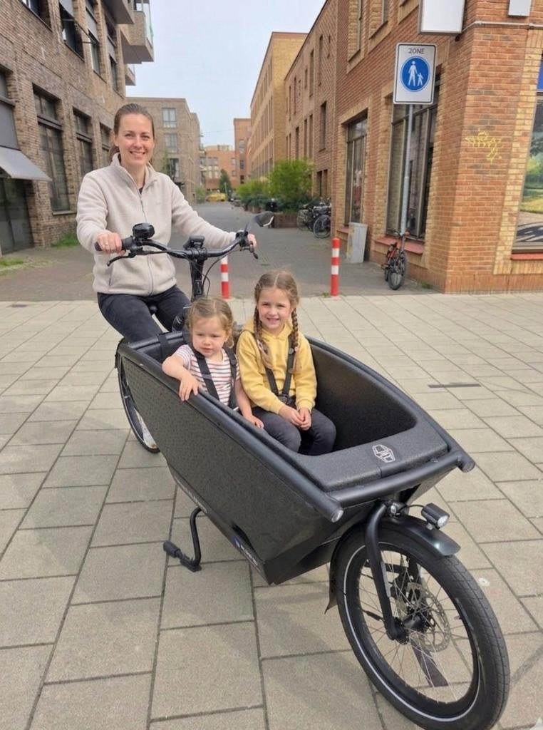 Urban Arrow Bakfiets met regentent 500Wh accu uit 2022, Fietsen en Brommers, Fietsen | Bakfietsen, 4 kinderen of meer, Huif, Urban arrow