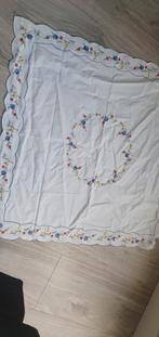 Vintage Geborduurde Tafelkleed, Ophalen of Verzenden, Gebruikt, Vierkant, Binnen