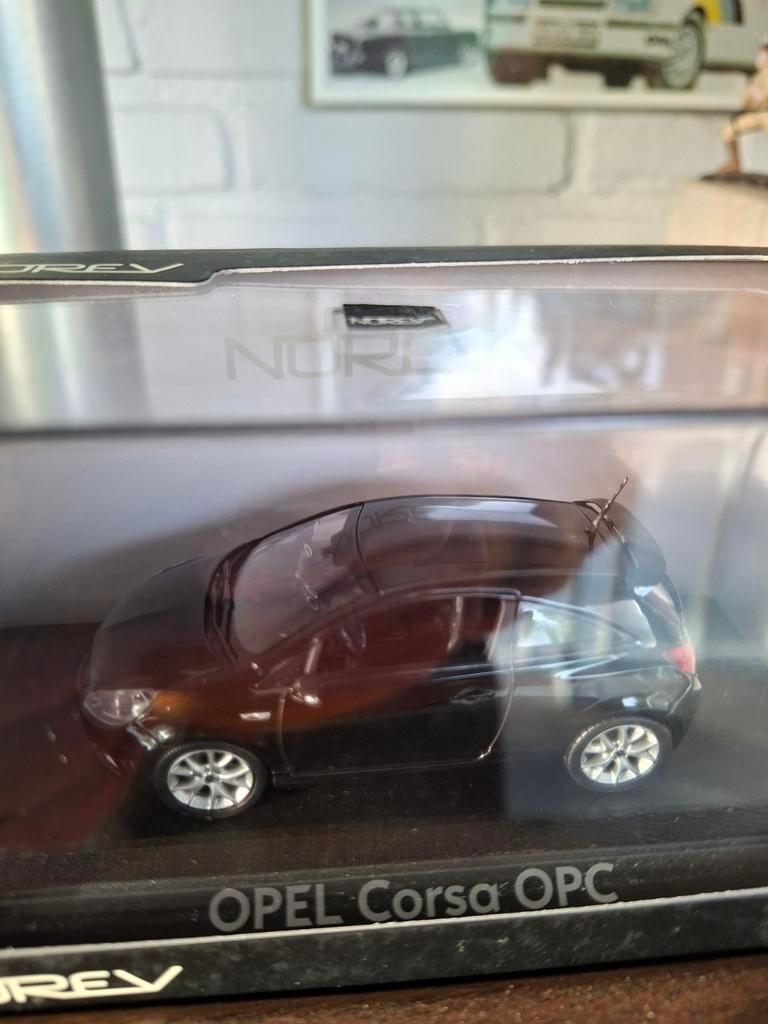 Opel corsa opc  zwart, Hobby en Vrije tijd, Modelauto's | 1:43, Ophalen of Verzenden, Auto