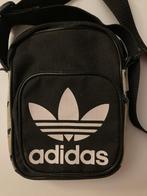 Adidas schoudertasje zwart wit logo 2 vakken met ritsen zgan, Ophalen of Verzenden, Nieuw, Zwart