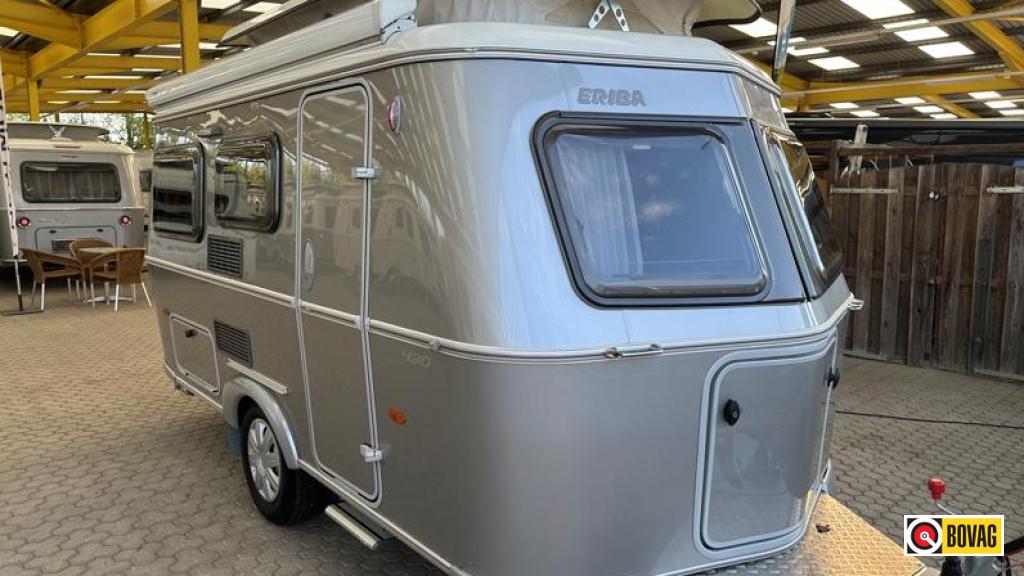 Eriba Touring Triton 430 SILVER EDITION, Caravans en Kamperen, Caravans, Schokbreker, 4 tot 5 meter, Eriba, Dwarsbed