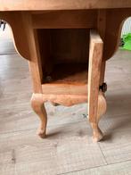 Oud houten tafeltje met deurtje, Ophalen