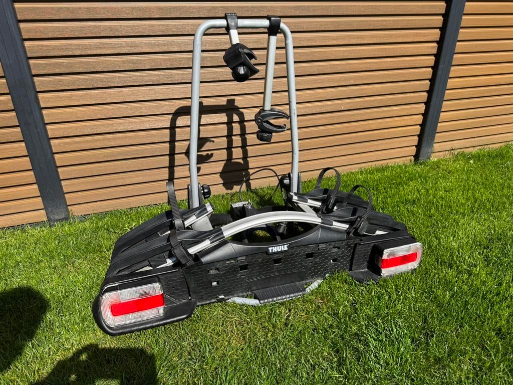 Thule EuroWay G2 921 Fietsdrager – 2 fietsen – Kantelbaar, Auto diversen, Ophalen, Zo goed als nieuw, Trekhaakdrager