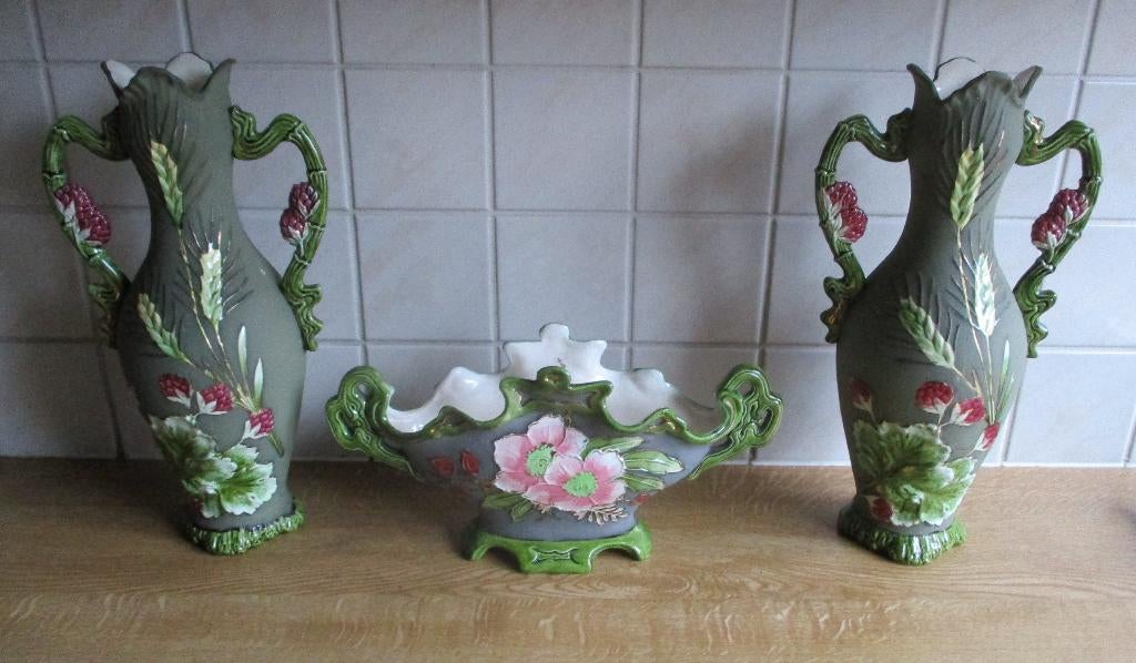 Turn Teplitz jugendstil art nouveau vaas bloembak majolica, Ophalen