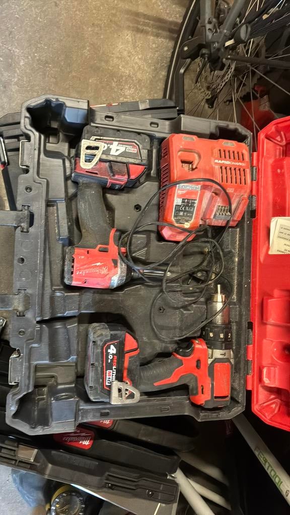 Milwaukee set, Doe-het-zelf en Verbouw, Gereedschap | Boormachines, Ophalen, Zo goed als nieuw, Boormachine