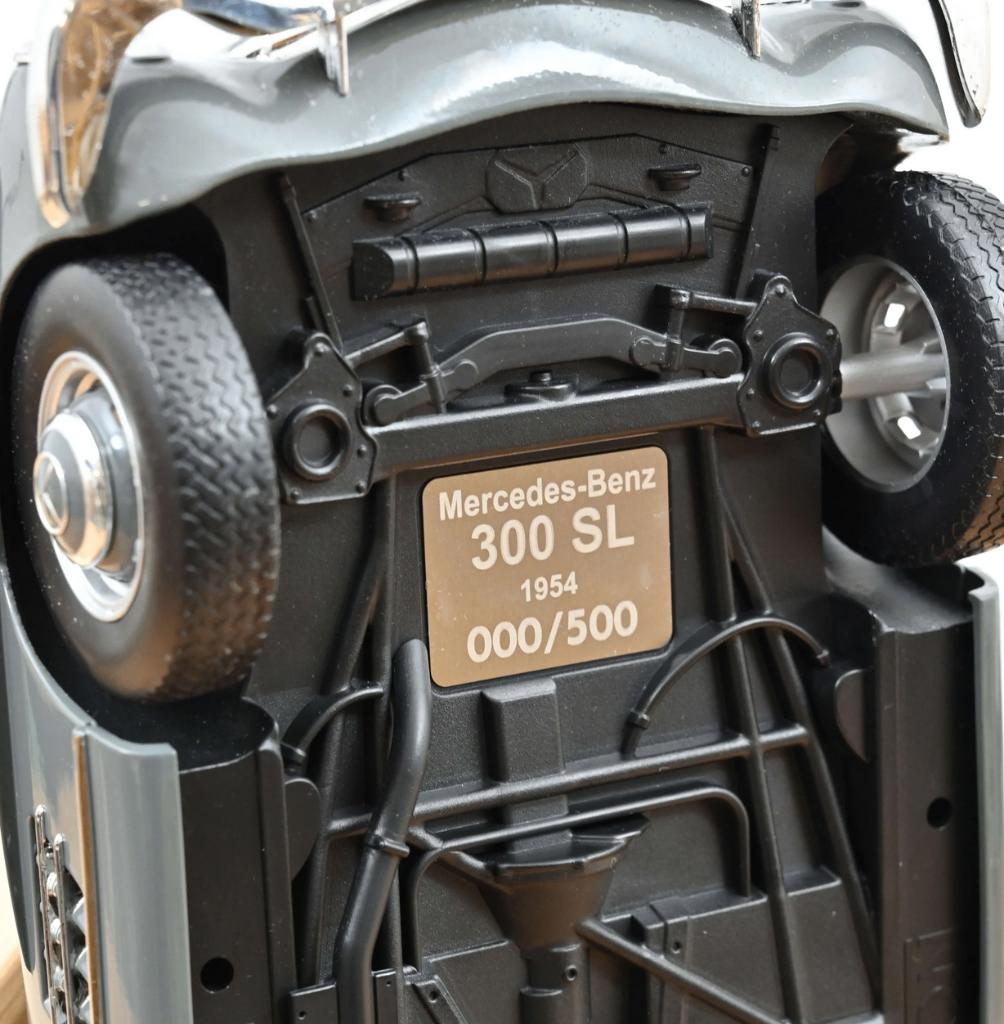 Mercedes Benz 300 SL '54 Grafiet Grijs schaal 1/12 LE 123851, Hobby en Vrije tijd, Modelauto's | 1:5 tot 1:12, Verzenden, Nieuw