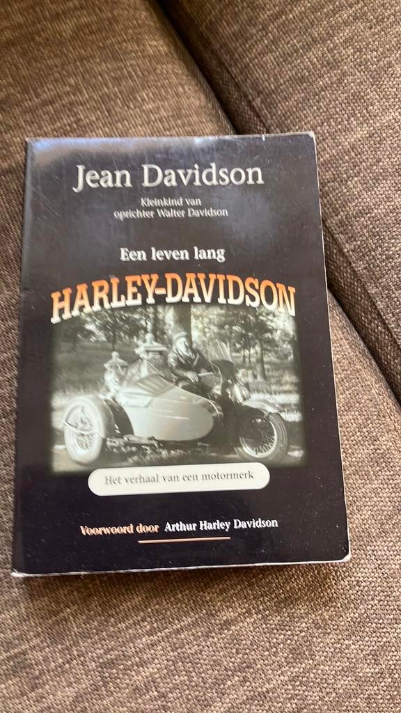 J. Davidson - Een leven lang Harley-Davidson, Ophalen of Verzenden, Zo goed als nieuw, J. Davidson