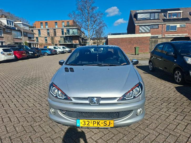 Peugeot 206 quiksilver, Auto's, Peugeot, Particulier, Benzine, D, Cabriolet, Handgeschakeld, Origineel Nederlands, Zilver of Grijs