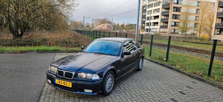 BMW E36 320i Coupé AUT, Auto's, BMW, Particulier, 3-Serie, Benzine, Coupé, Automaat, Geïmporteerd, Blauw, Achterwielaandrijving