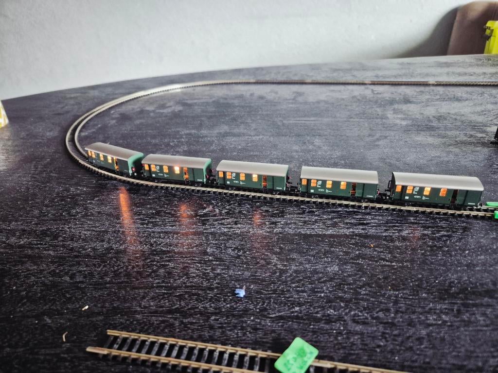 5x Arnold 4492 Passagierswagons N-spoor met verlichting, Hobby en Vrije tijd, Modeltreinen | N-Spoor, Arnold, Gebruikt, Gelijkstroom