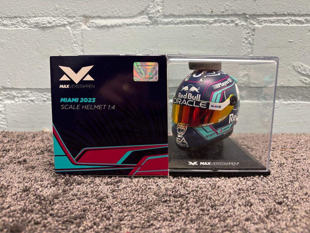 Max verstappen helm 1:4 miami 2023, Ophalen of Verzenden, Zo goed als nieuw, Formule 1