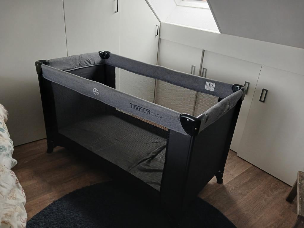 Campingbedje Titanium Baby met matras, Ophalen, Gebruikt, Minder dan 140 cm, Matras