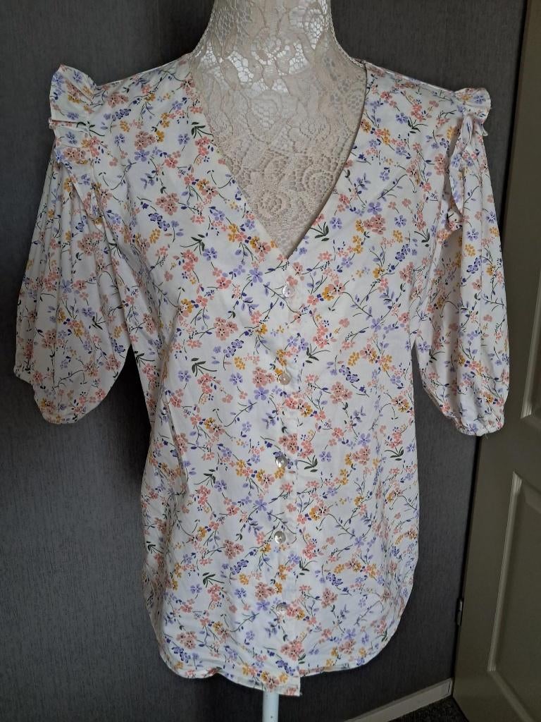 Blouse Sister point  Kleur : Creme maat : S, Maat 38/40 (M), Overige kleuren, Sisters Point, Nieuw