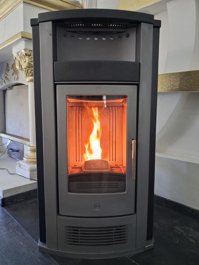 Piazzetta P960 12kW Pelletkachel met Kanalisatie, Ophalen, Overige brandstoffen, Zo goed als nieuw, Pelletkachel