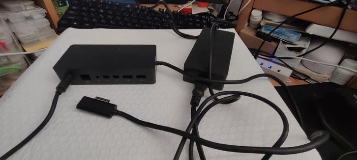 Surface dockingstation 1661, Computers en Software, Dockingstations, Zo goed als nieuw, Docking station, Tablet, Ophalen of Verzenden