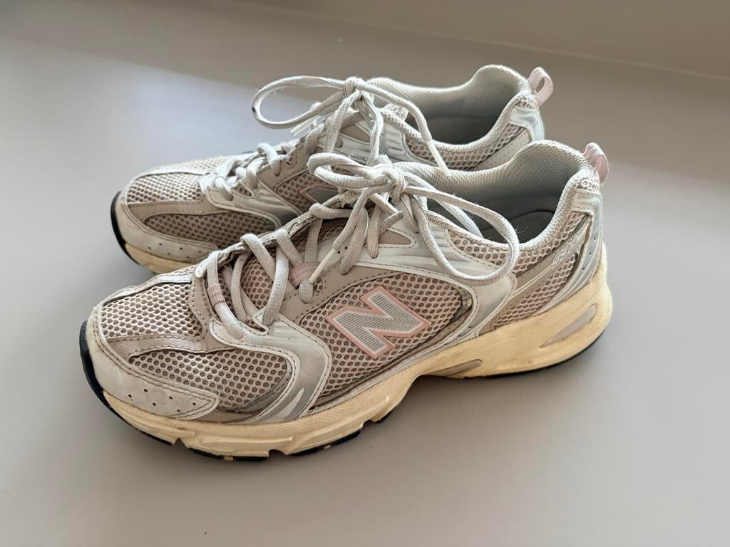 New Balance 530 Sneakers Maat 40 Lichtroze, Kleding | Dames, Schoenen, Ophalen of Verzenden, Gedragen, Roze, Sneakers of Gympen