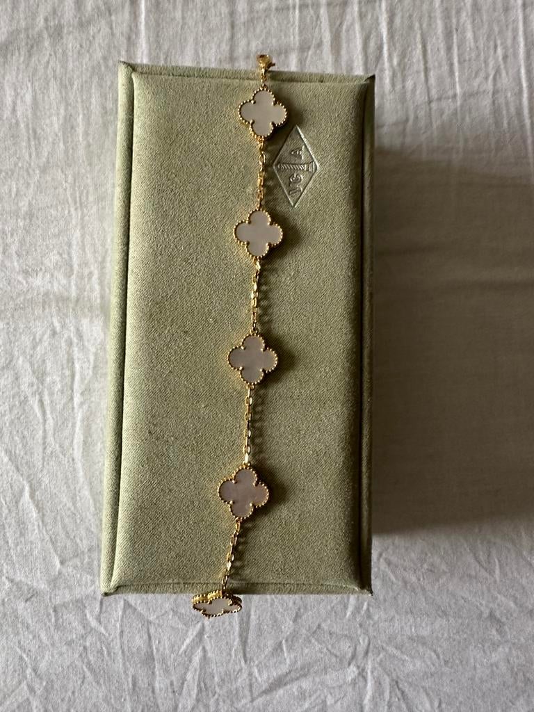 Bracelet, Ophalen, Zo goed als nieuw