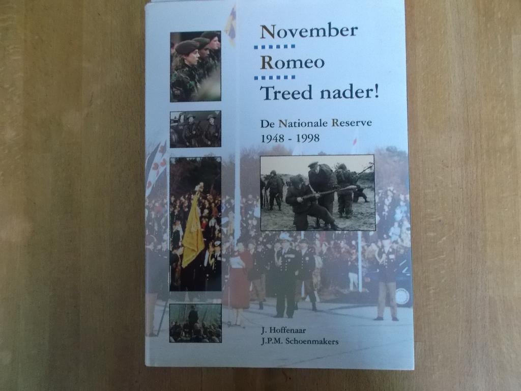 LANDMACHT RESERVISTEN NATIONALE RESERVE, Verzamelen, Militaria | Algemeen, Verzenden, Landmacht, Nederland, Boek of Tijdschrift