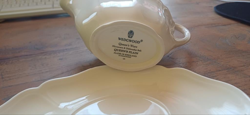 Wedgwood Queen's Plain sauskom, Ophalen