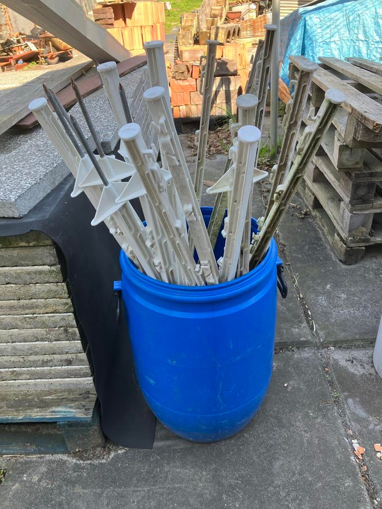 Elektrische afrasteringspalen 28 stuks, Tuin en Terras, Tuinhekken en Hekwerk, Ophalen, Gebruikt, Kunststof, Overige typen