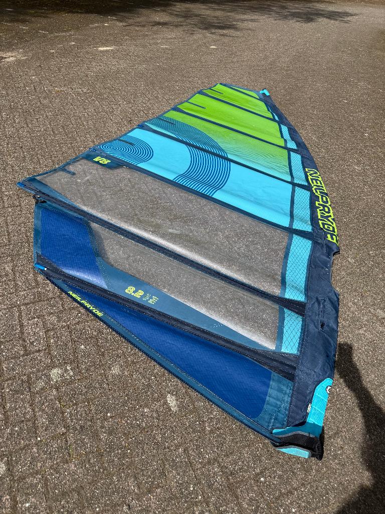 Neil Pryde V8 8.2m2, Watersport en Boten, Windsurfen, Ophalen, Gebruikt, Zeil, 7 m² of meer