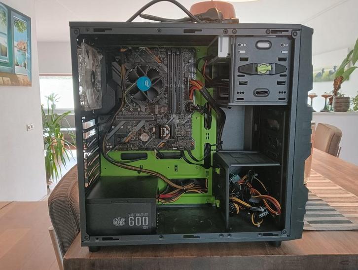 Incomplete computer, Computers en Software, Desktop Pc's, Gebruikt, 2 tot 3 Ghz, Minder dan 4 GB, Gaming, Ophalen