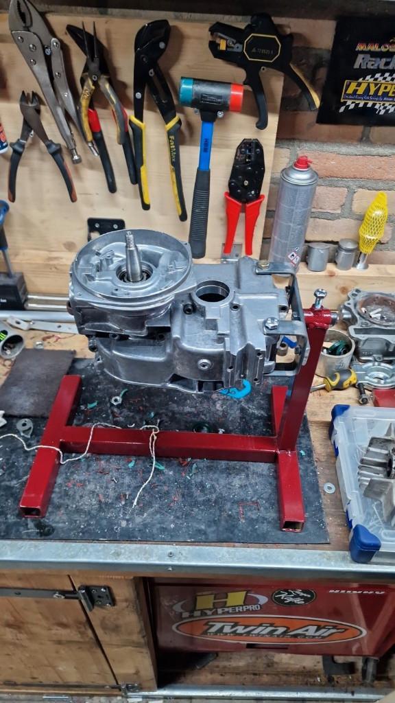 Puch motor bokje handig bij montage/revisie van motor blok, Fietsen en Brommers, Brommeronderdelen | Puch, Zo goed als nieuw, Blok