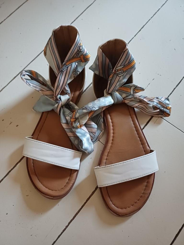 Open schoenen maat 37, Kleding | Dames, Schoenen, Ophalen of Verzenden, Zo goed als nieuw, Zwart, Sneakers of Gympen