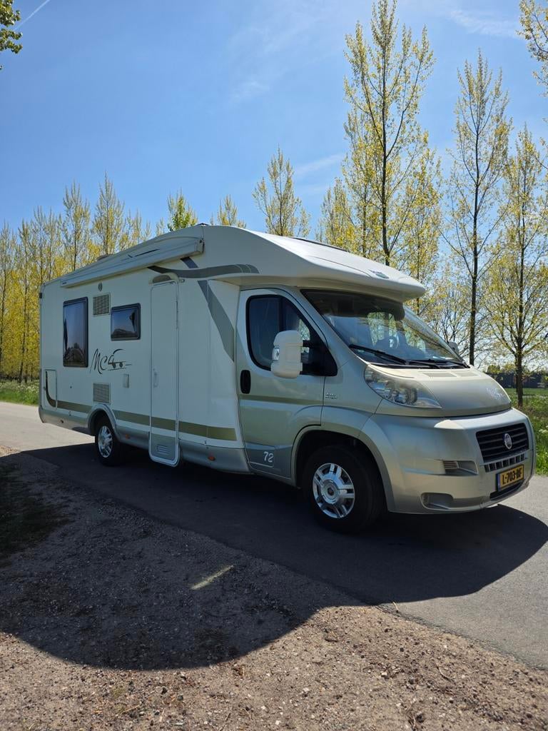 Nette Camper Queensbed en hefbed, Caravans en Kamperen, Campers, Standaard zit, Fiat, 7 tot 8 meter, Particulier