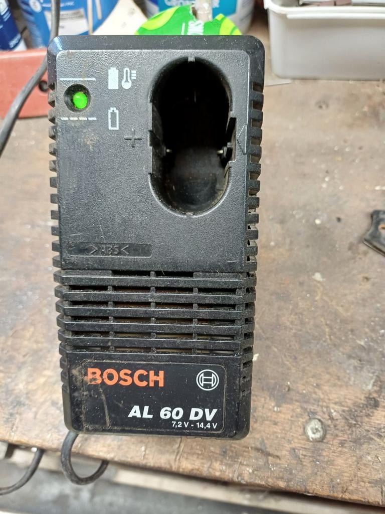 Markita 2x en bosch accu opladers, Ophalen