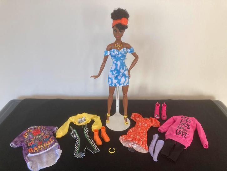 Mattel Barbie Fashionistas 185 op MTM body met vele extra’s!, Verzamelen, Poppen, Nieuw, Fashion Doll, Ophalen of Verzenden
